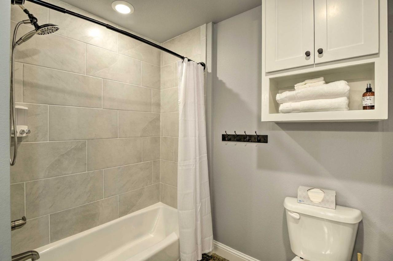 Granbury Home With Hot Tub And Furnished Patio! ภายนอก รูปภาพ