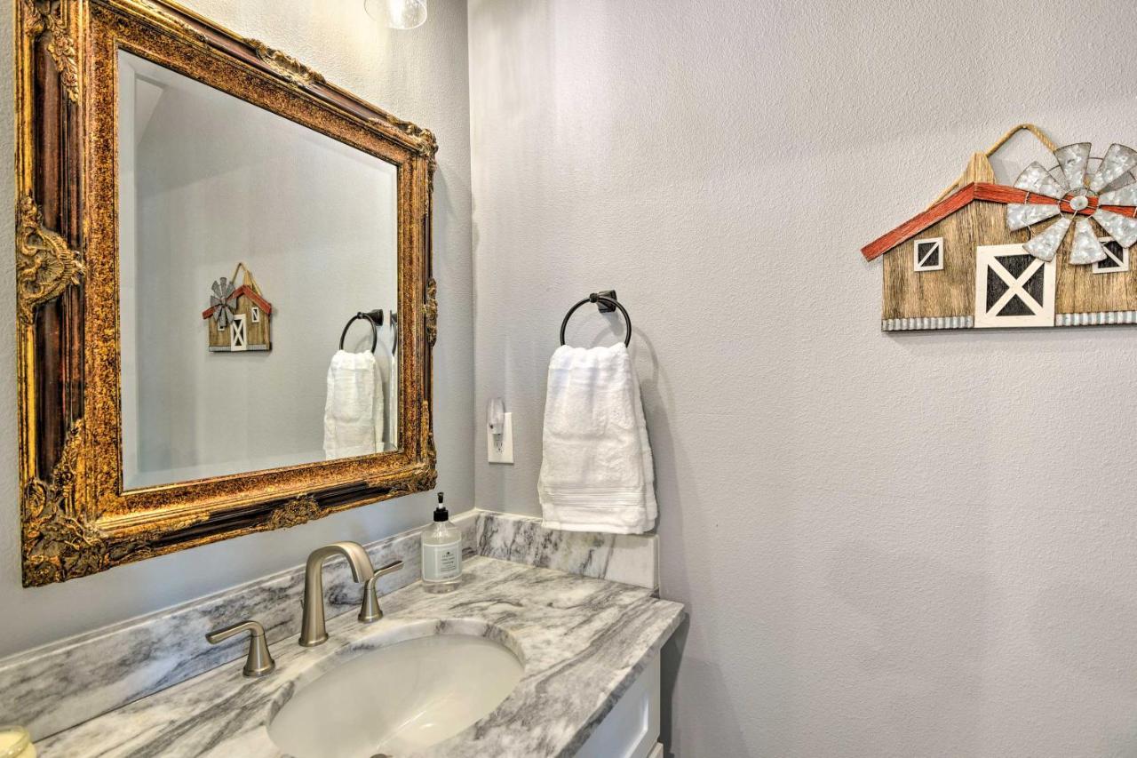 Granbury Home With Hot Tub And Furnished Patio! ภายนอก รูปภาพ