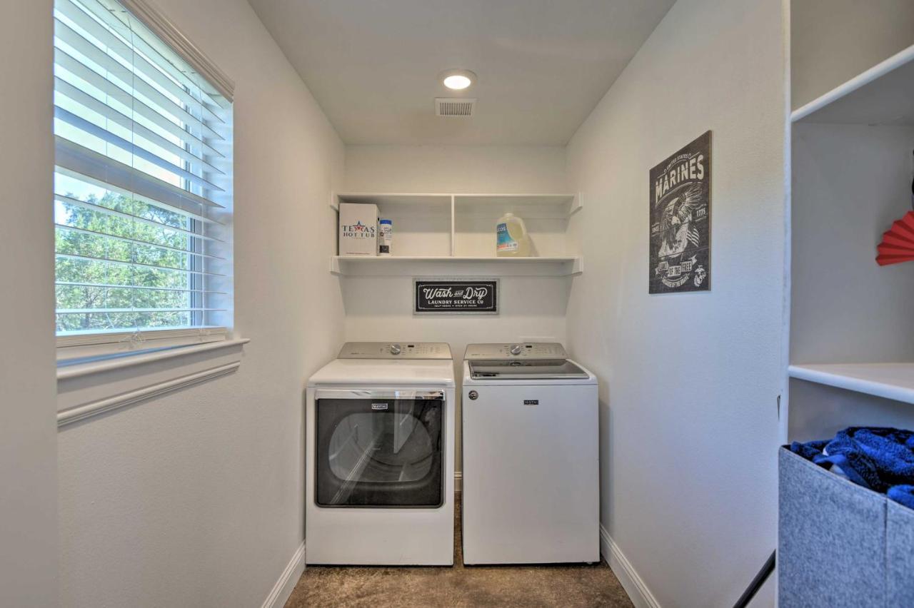 Granbury Home With Hot Tub And Furnished Patio! ภายนอก รูปภาพ