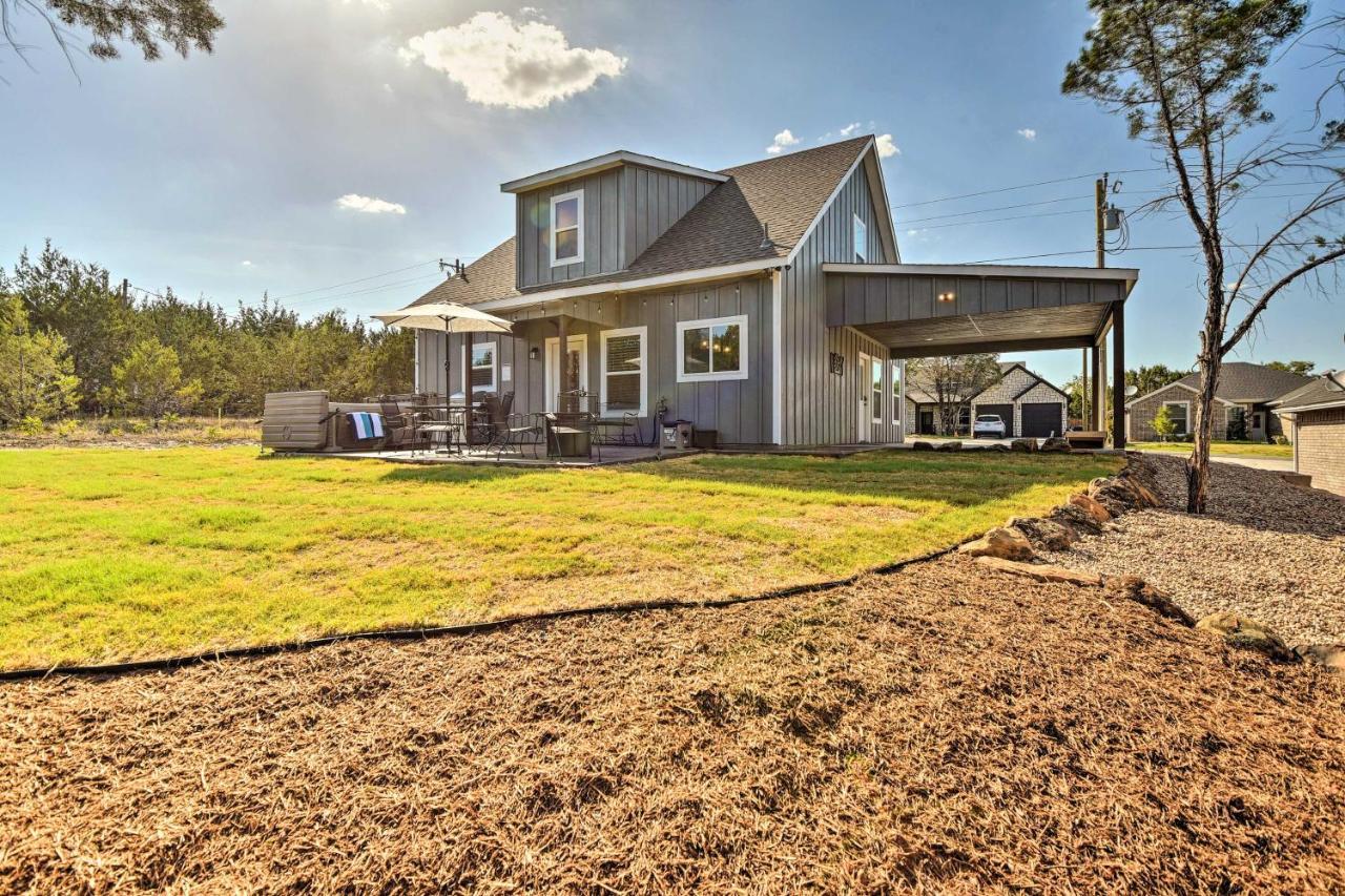 Granbury Home With Hot Tub And Furnished Patio! ภายนอก รูปภาพ