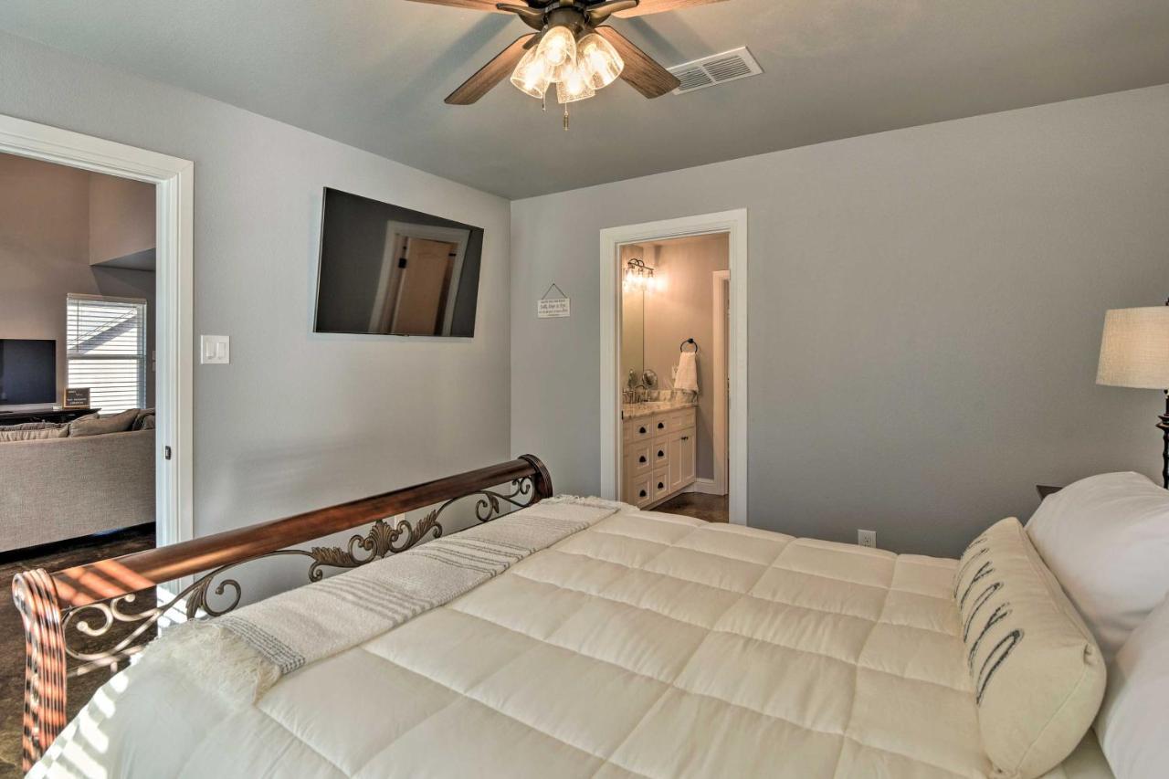 Granbury Home With Hot Tub And Furnished Patio! ภายนอก รูปภาพ