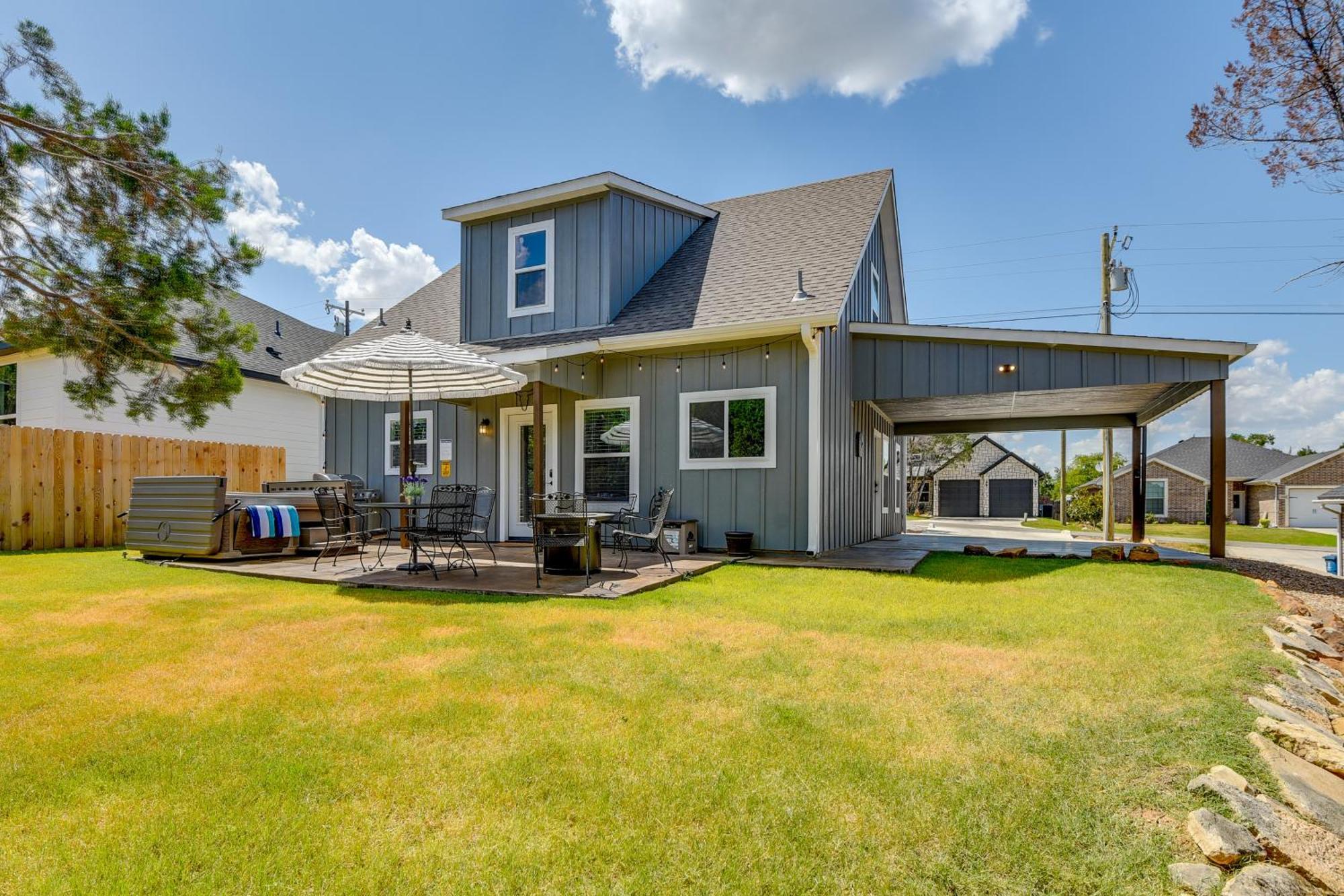 Granbury Home With Hot Tub And Furnished Patio! ภายนอก รูปภาพ