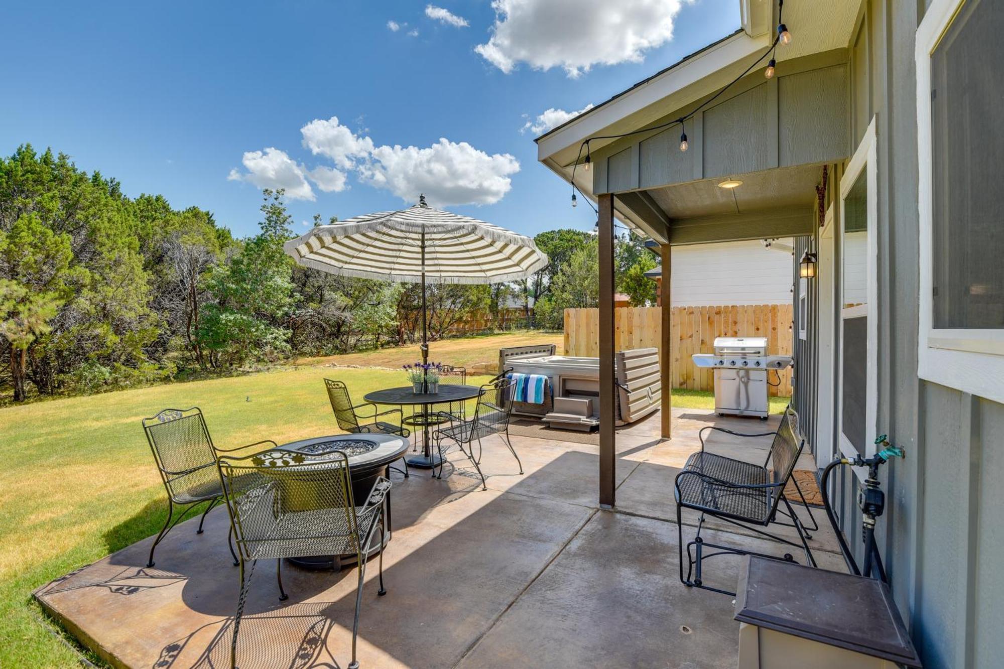 Granbury Home With Hot Tub And Furnished Patio! ภายนอก รูปภาพ
