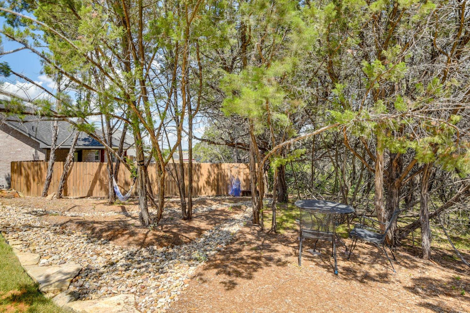 Granbury Home With Hot Tub And Furnished Patio! ภายนอก รูปภาพ
